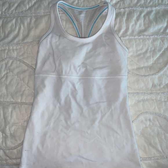 Ivivva Other - Ivivva Tank Top w/ built in bra